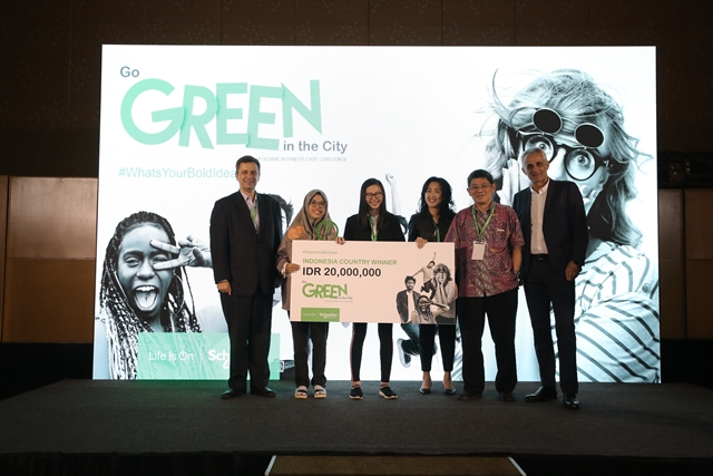 Mahasiswa/i Universitas Indonesia Jadi Pemenang Indonesia Schneider Electric “Go Green in the City 2019"